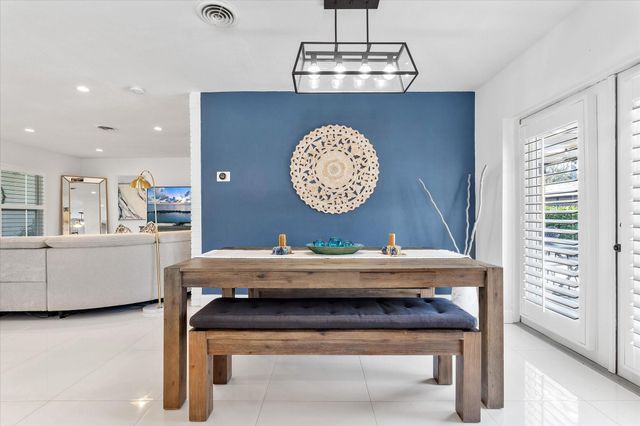 4421 NE 16th Avenue, Oakland Park, FL 33334