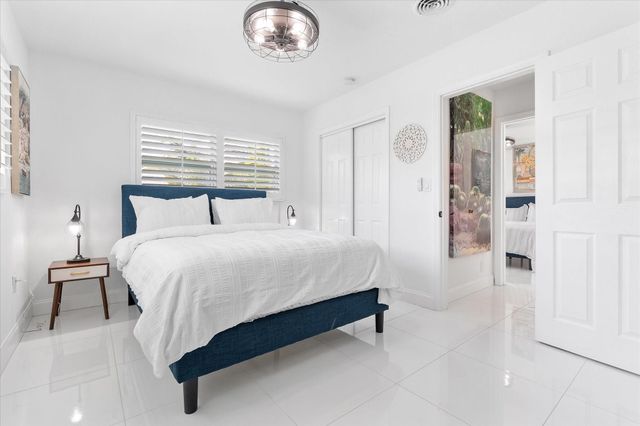 4421 NE 16th Avenue, Oakland Park, FL 33334