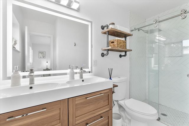 4421 NE 16th Avenue, Oakland Park, FL 33334