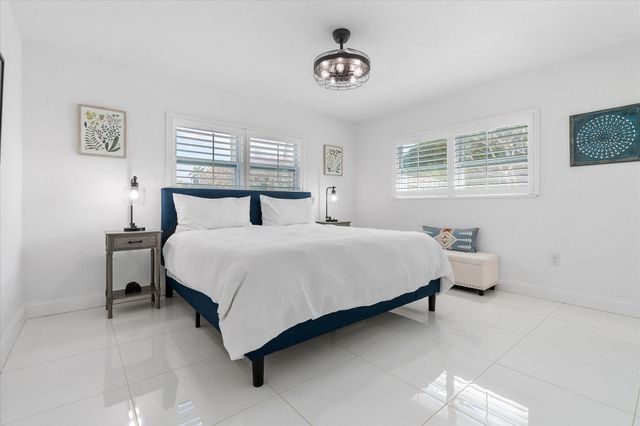 4421 NE 16th Avenue, Oakland Park, FL 33334