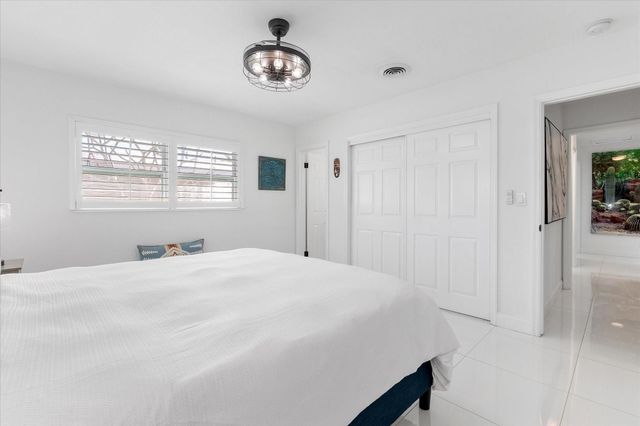 4421 NE 16th Avenue, Oakland Park, FL 33334