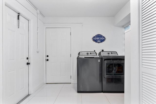 4421 NE 16th Avenue, Oakland Park, FL 33334