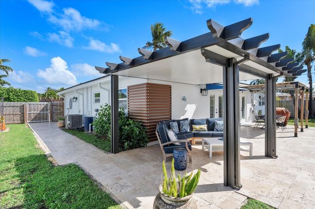 4421 NE 16th Avenue, Oakland Park, FL 33334