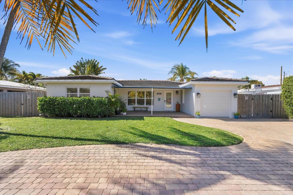 4421 NE 16th Avenue, Oakland Park, FL 33334