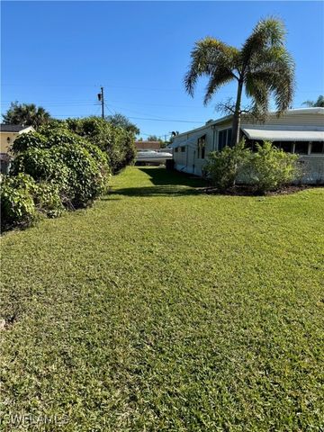 27487 Bourbonniere DR, Bonita Springs, FL 34135