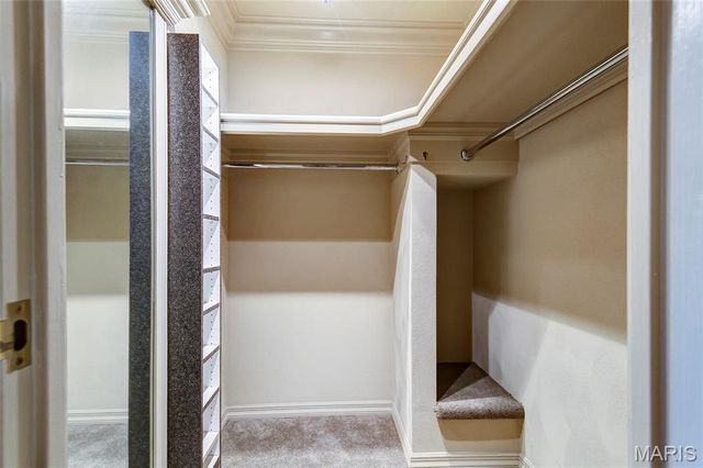 1 Delcrest Court 103, St Louis, MO 63124
