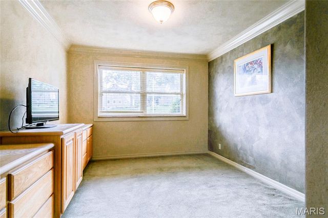1 Delcrest Court 103, St Louis, MO 63124