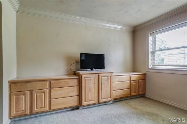 1 Delcrest Court 103, St Louis, MO 63124