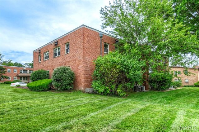 1 Delcrest Court 103, St Louis, MO 63124