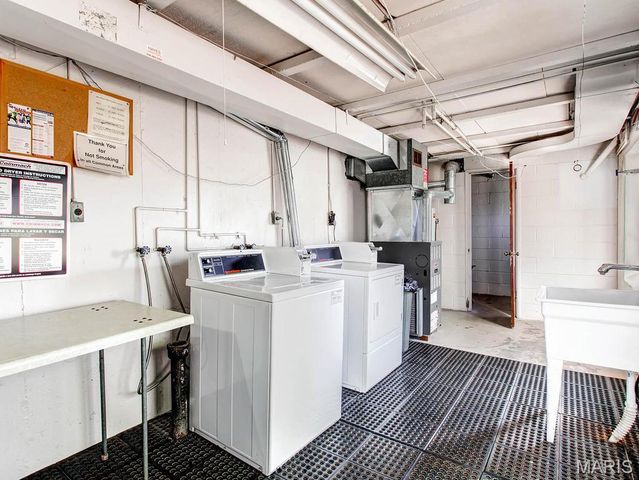 1 Delcrest Court 103, St Louis, MO 63124