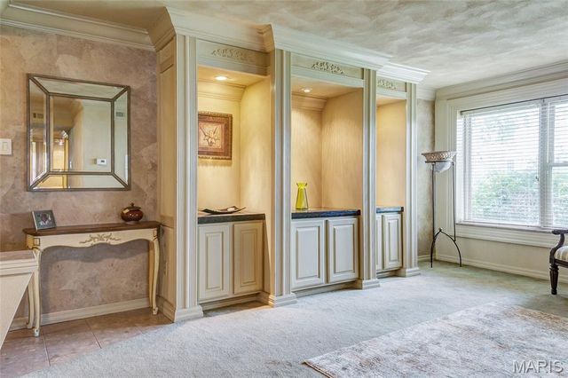 1 Delcrest Court 103, St Louis, MO 63124