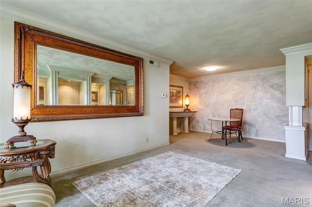 1 Delcrest Court 103, St Louis, MO 63124