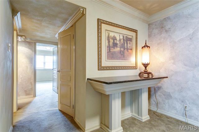1 Delcrest Court 103, St Louis, MO 63124