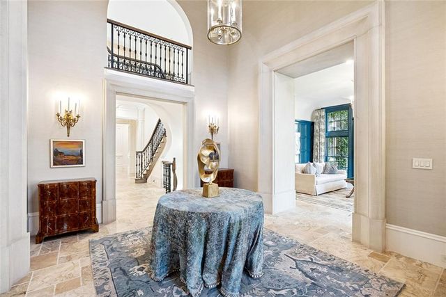 675 W Paces Ferry NW Road 13, Atlanta, GA 30327