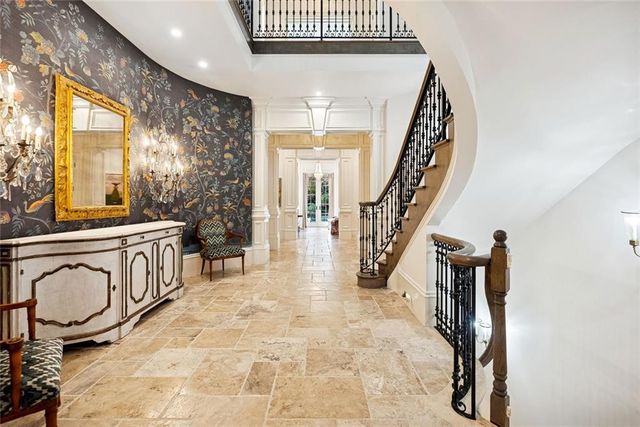 675 W Paces Ferry NW Road 13, Atlanta, GA 30327