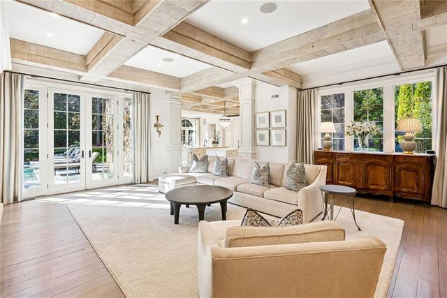 675 W Paces Ferry NW Road 13, Atlanta, GA 30327