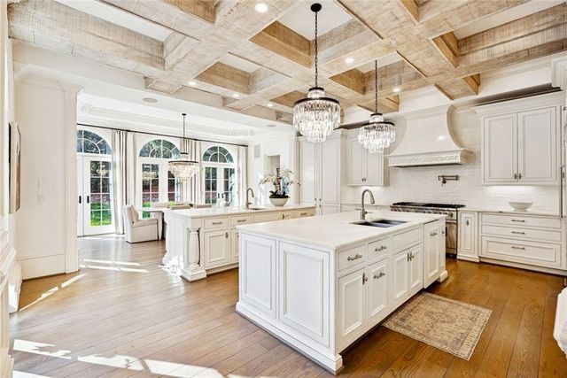 675 W Paces Ferry NW Road 13, Atlanta, GA 30327