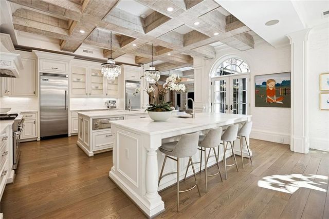 675 W Paces Ferry NW Road 13, Atlanta, GA 30327