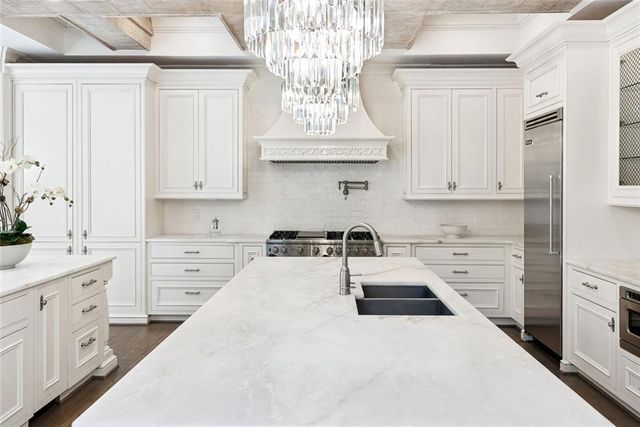 675 W Paces Ferry NW Road 13, Atlanta, GA 30327