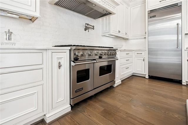 675 W Paces Ferry NW Road 13, Atlanta, GA 30327