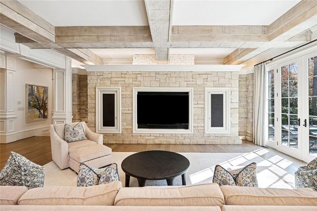 675 W Paces Ferry NW Road 13, Atlanta, GA 30327