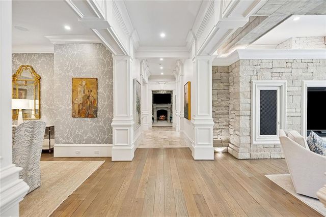 675 W Paces Ferry NW Road 13, Atlanta, GA 30327