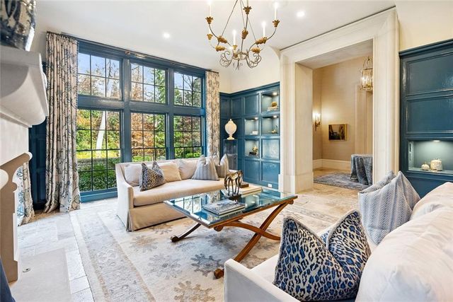 675 W Paces Ferry NW Road 13, Atlanta, GA 30327