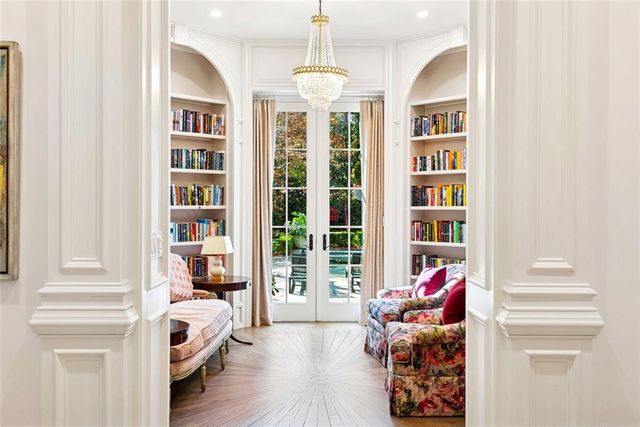 675 W Paces Ferry NW Road 13, Atlanta, GA 30327