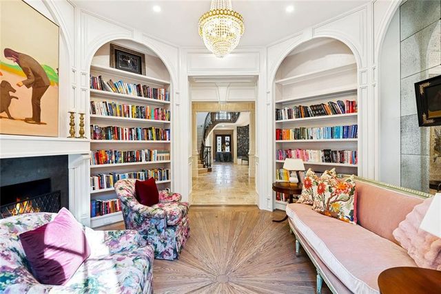 675 W Paces Ferry NW Road 13, Atlanta, GA 30327