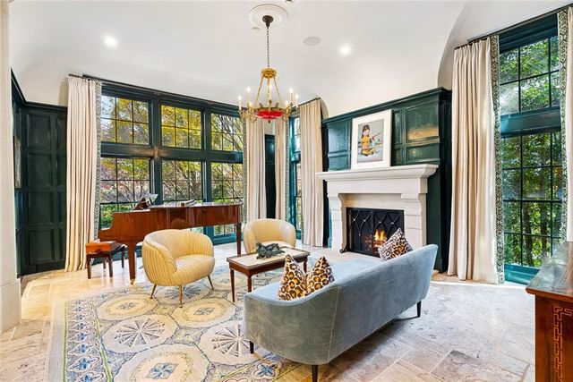 675 W Paces Ferry NW Road 13, Atlanta, GA 30327