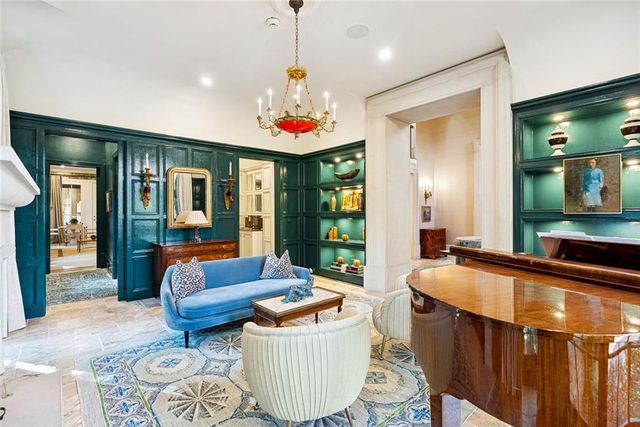 675 W Paces Ferry NW Road 13, Atlanta, GA 30327