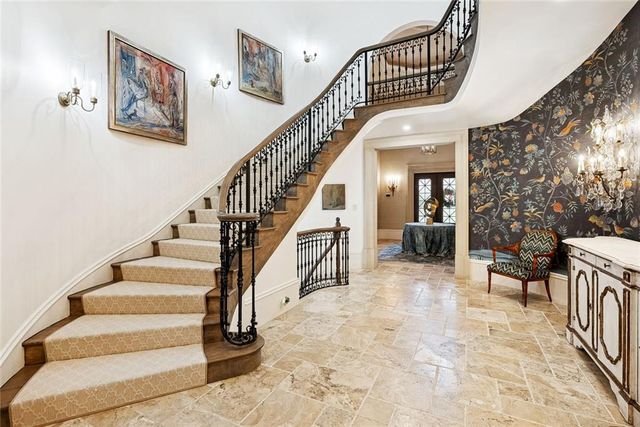 675 W Paces Ferry NW Road 13, Atlanta, GA 30327