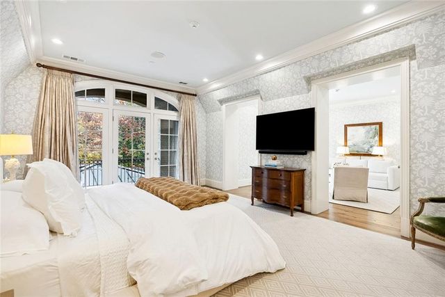 675 W Paces Ferry NW Road 13, Atlanta, GA 30327