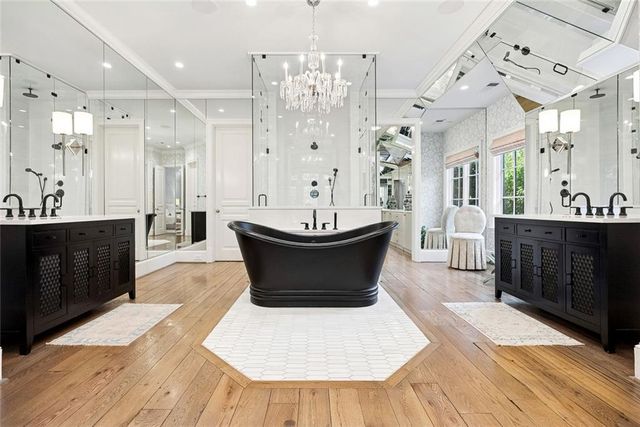 675 W Paces Ferry NW Road 13, Atlanta, GA 30327