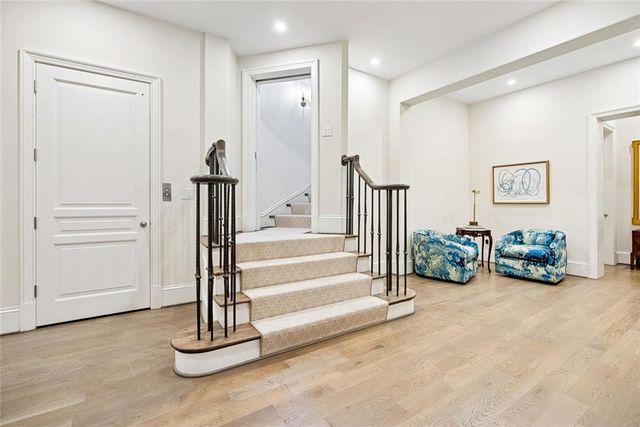 675 W Paces Ferry NW Road 13, Atlanta, GA 30327