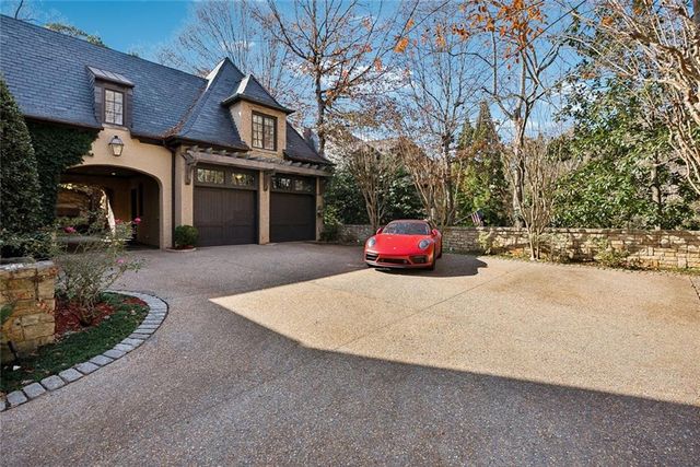 675 W Paces Ferry NW Road 13, Atlanta, GA 30327