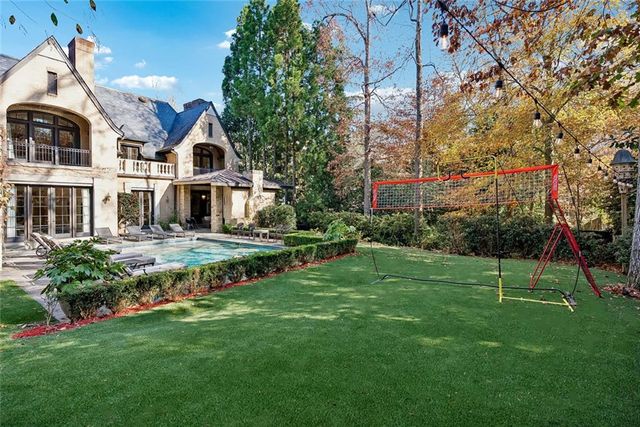 675 W Paces Ferry NW Road 13, Atlanta, GA 30327