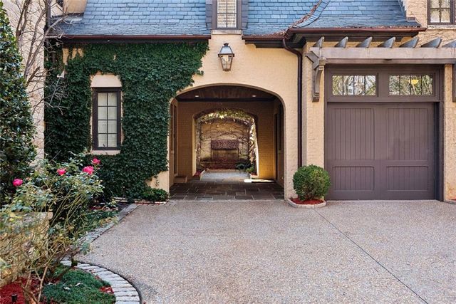 675 W Paces Ferry NW Road 13, Atlanta, GA 30327