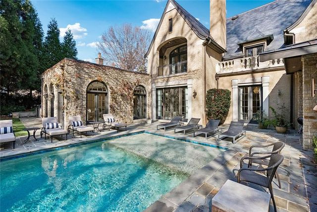 675 W Paces Ferry NW Road 13, Atlanta, GA 30327