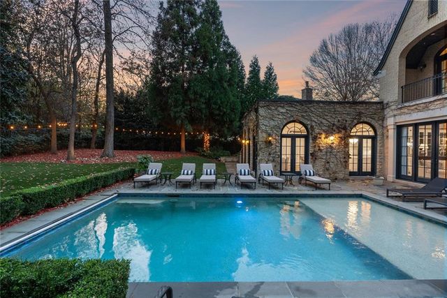 675 W Paces Ferry NW Road 13, Atlanta, GA 30327