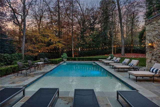 675 W Paces Ferry NW Road 13, Atlanta, GA 30327