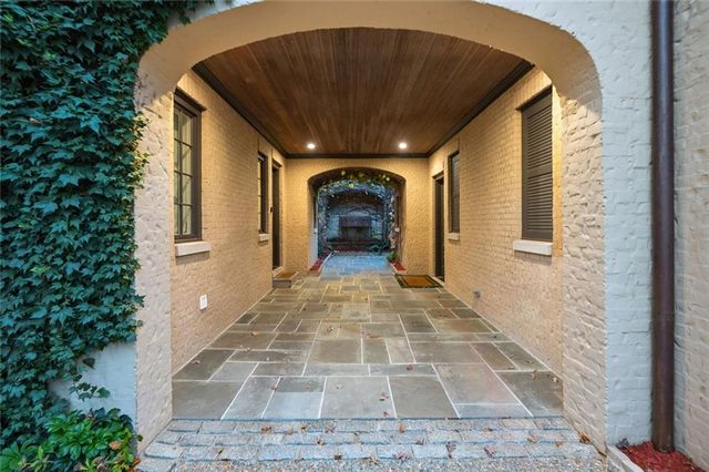 675 W Paces Ferry NW Road 13, Atlanta, GA 30327