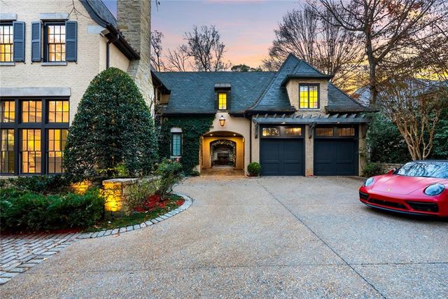 675 W Paces Ferry NW Road 13, Atlanta, GA 30327