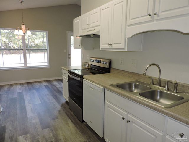 3971 Sunny Manor Cr, Milton, FL 32583