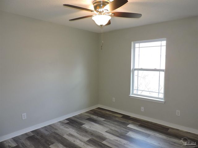 3971 Sunny Manor Cr, Milton, FL 32583