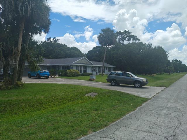 5803 Green Dolphin Street, Fort Pierce, FL 34951