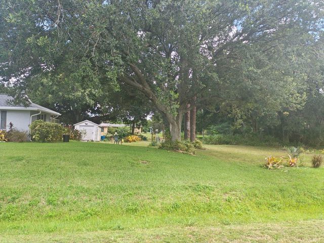 5803 Green Dolphin Street, Fort Pierce, FL 34951