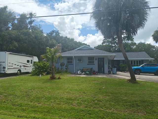 5803 Green Dolphin Street, Fort Pierce, FL 34951