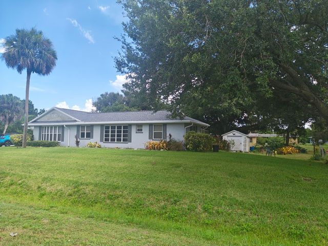 5803 Green Dolphin Street, Fort Pierce, FL 34951