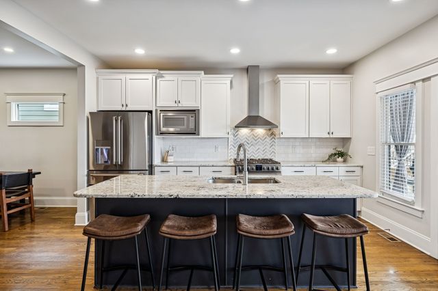 952 9th Ave, S, Nashville, TN 37203